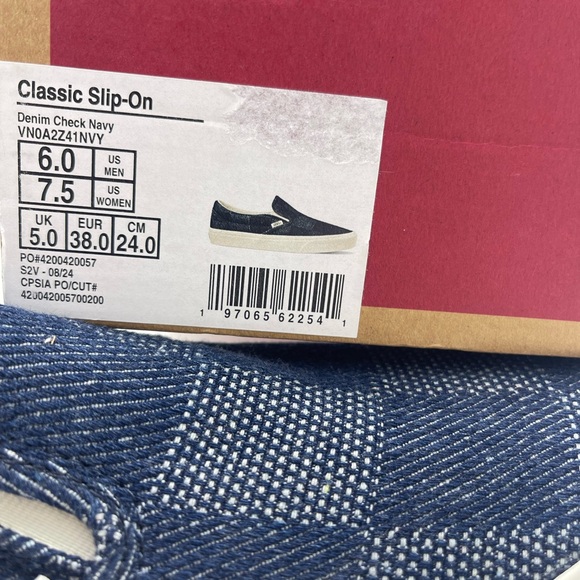 Vans WMNS Classic Slip-On
Denim Check Navy
VN0A2Z41NVY Classic Slip-On Sneakers - Picture 16 of 16